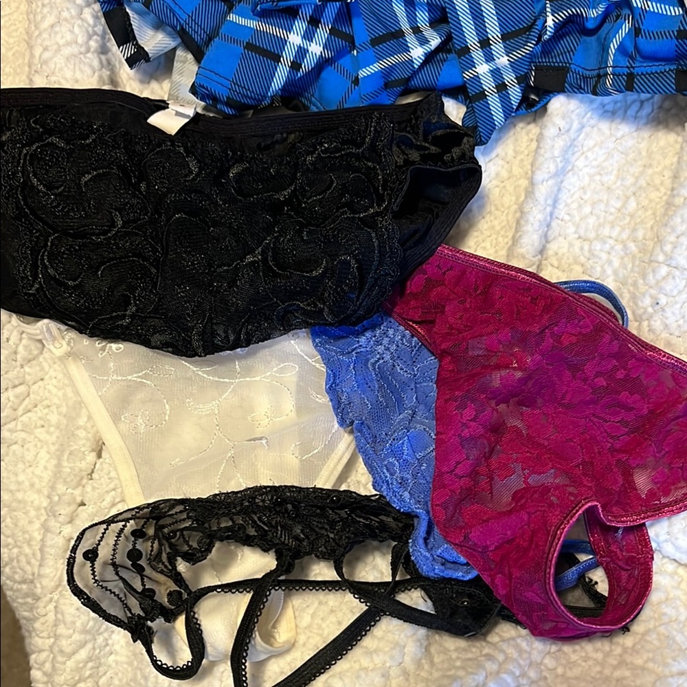 Bundle - Picture 5 of 9